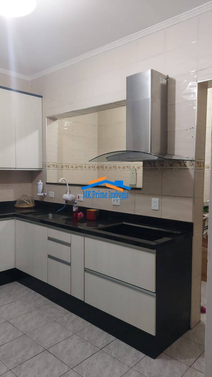 Casa à venda com 3 quartos, 200m² - Foto 1