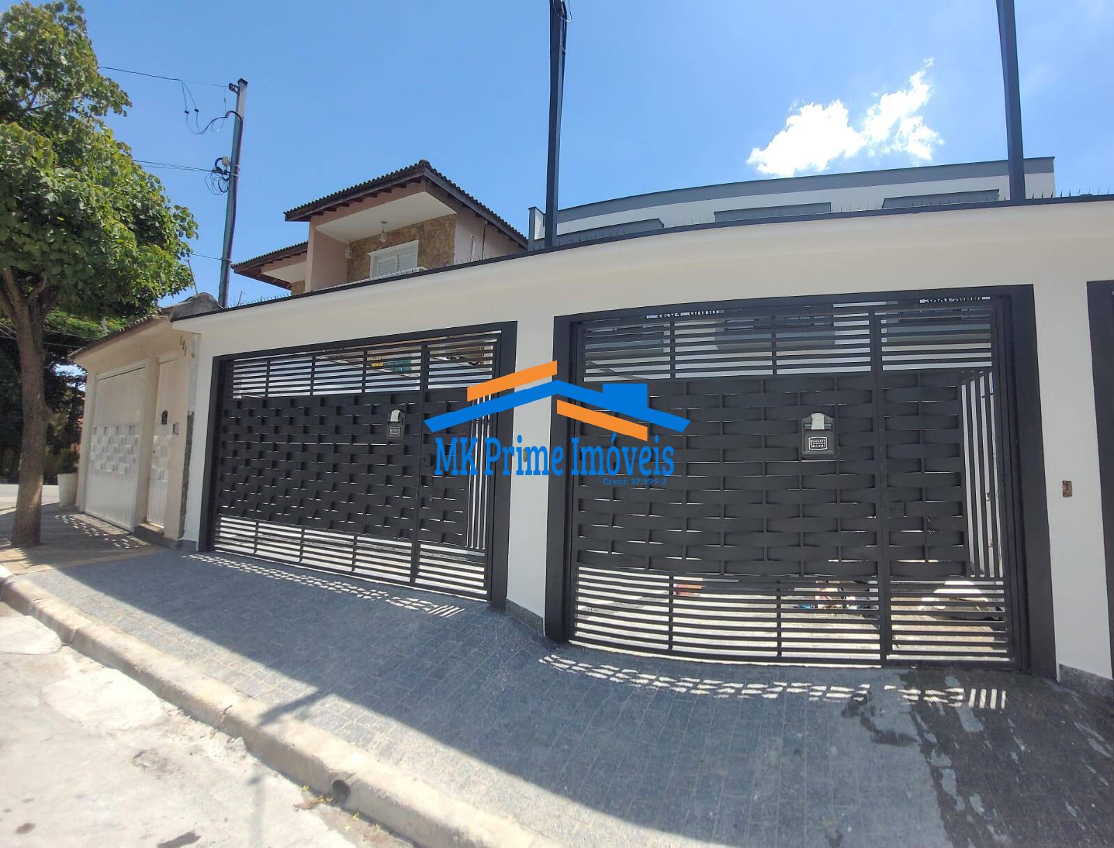 Sobrado à venda com 3 quartos, 160m² - Foto 1