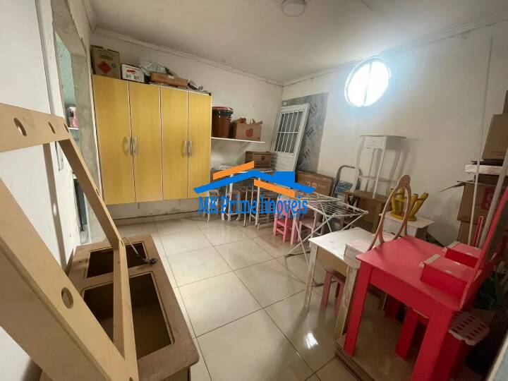 Casa à venda com 4 quartos, 200m² - Foto 11