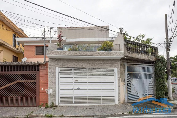 Sobrado à venda com 3 quartos, 180m² - Foto 1