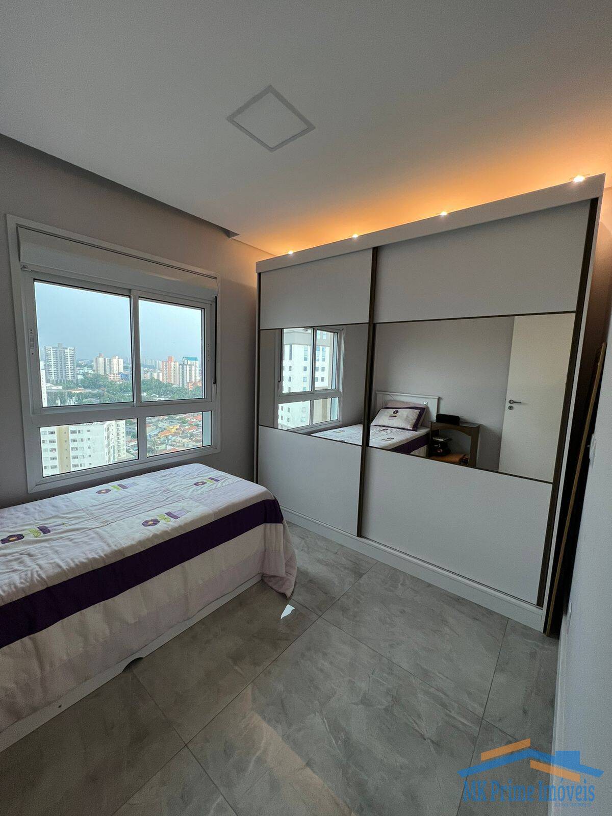 Apartamento à venda com 2 quartos, 76m² - Foto 17