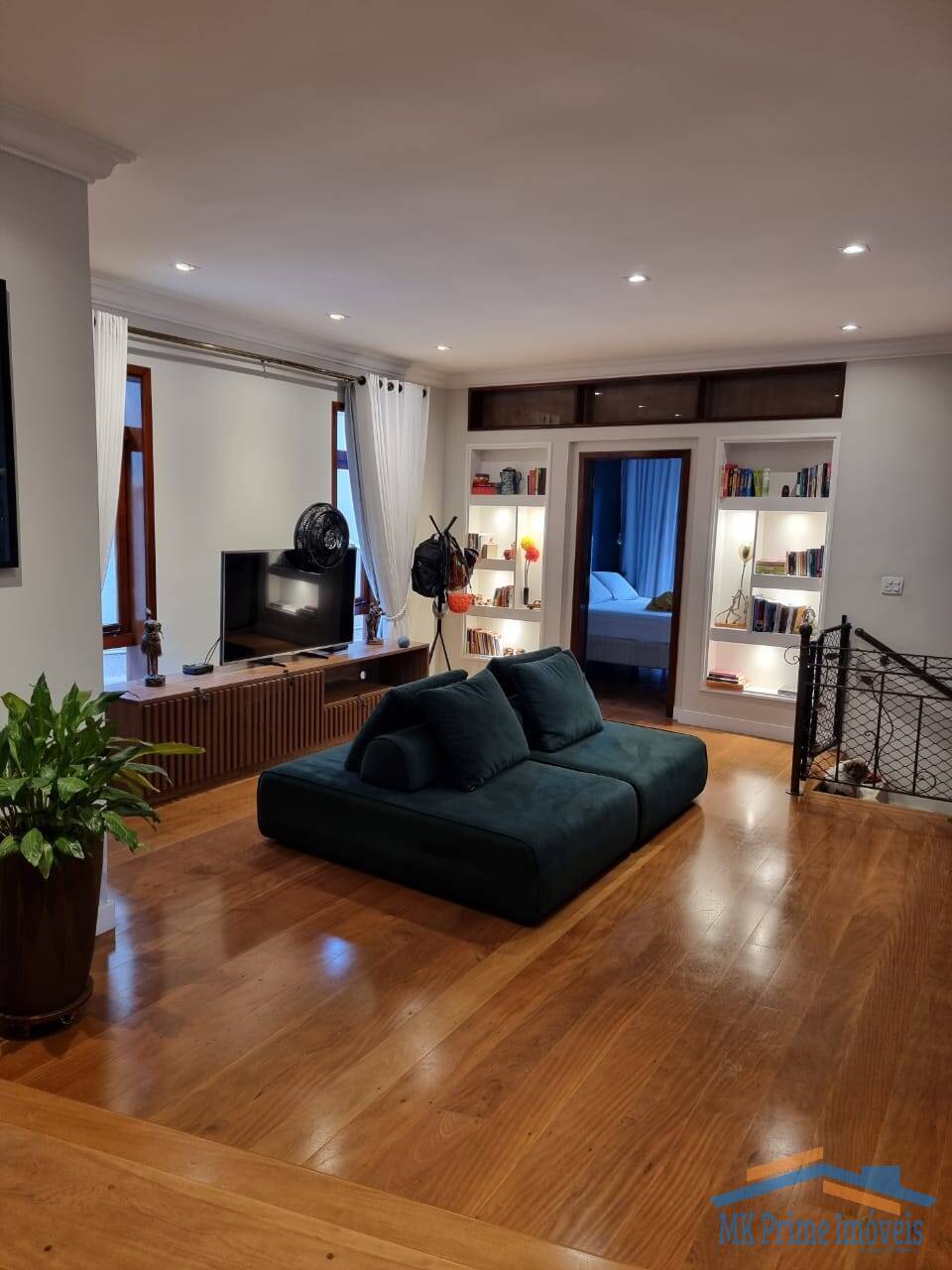 Casa de Condomínio à venda com 3 quartos, 420m² - Foto 1