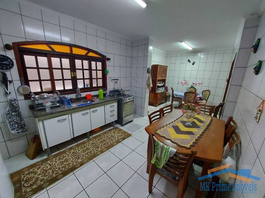 Sobrado à venda com 2 quartos, 200m² - Foto 4