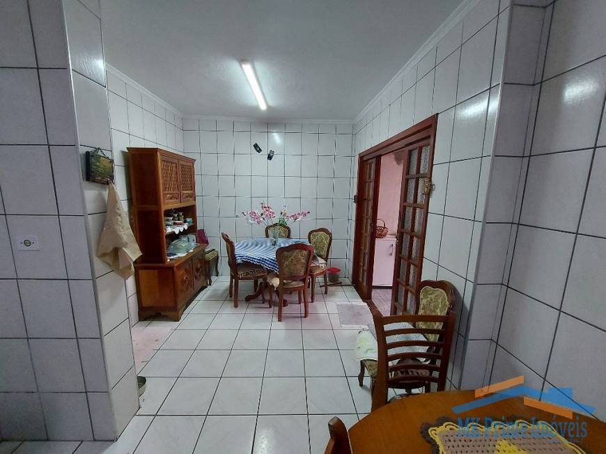 Sobrado à venda com 2 quartos, 200m² - Foto 8