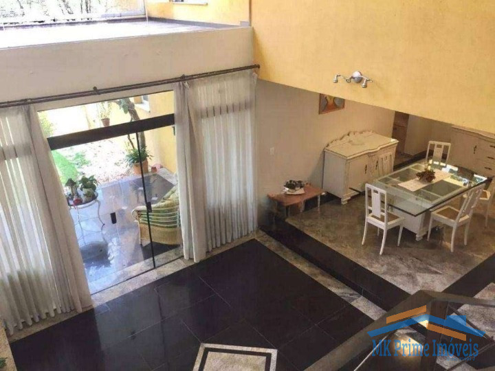 Sobrado à venda com 3 quartos, 314m² - Foto 1