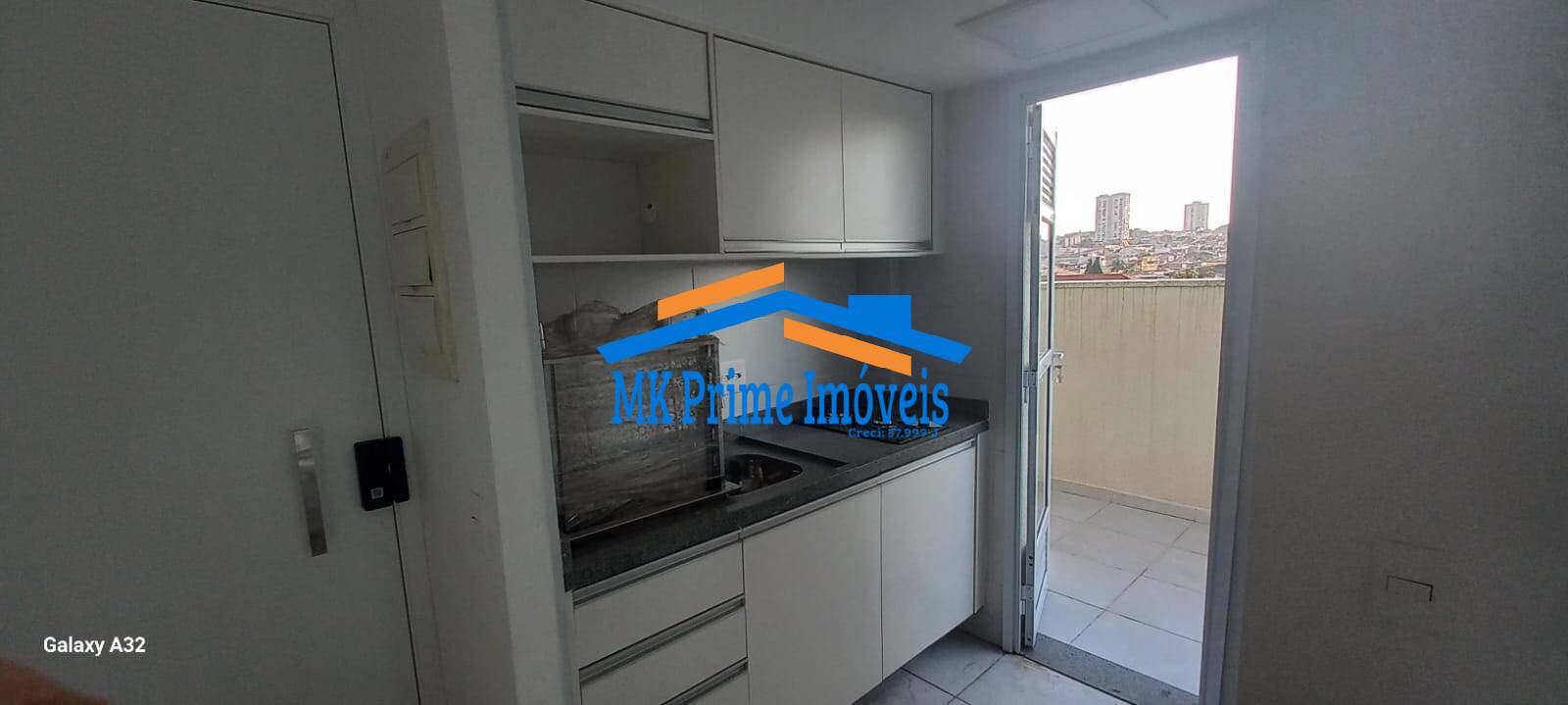 Apartamento à venda com 2 quartos, 61m² - Foto 2