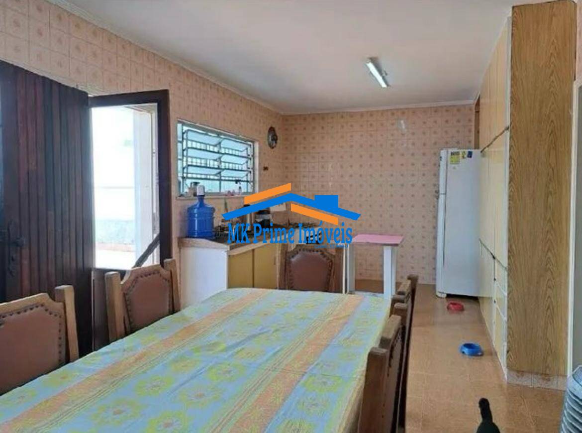 Casa à venda com 3 quartos, 250m² - Foto 4