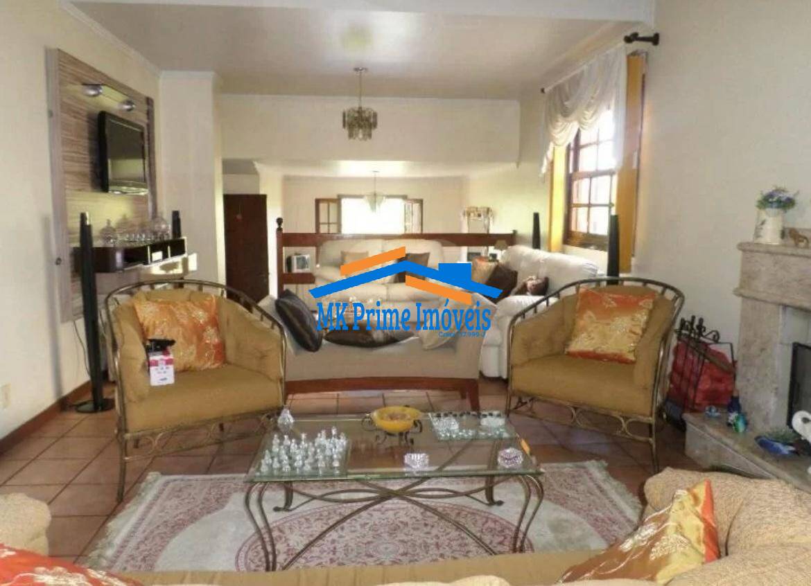 Casa de Condomínio à venda com 4 quartos, 250m² - Foto 1