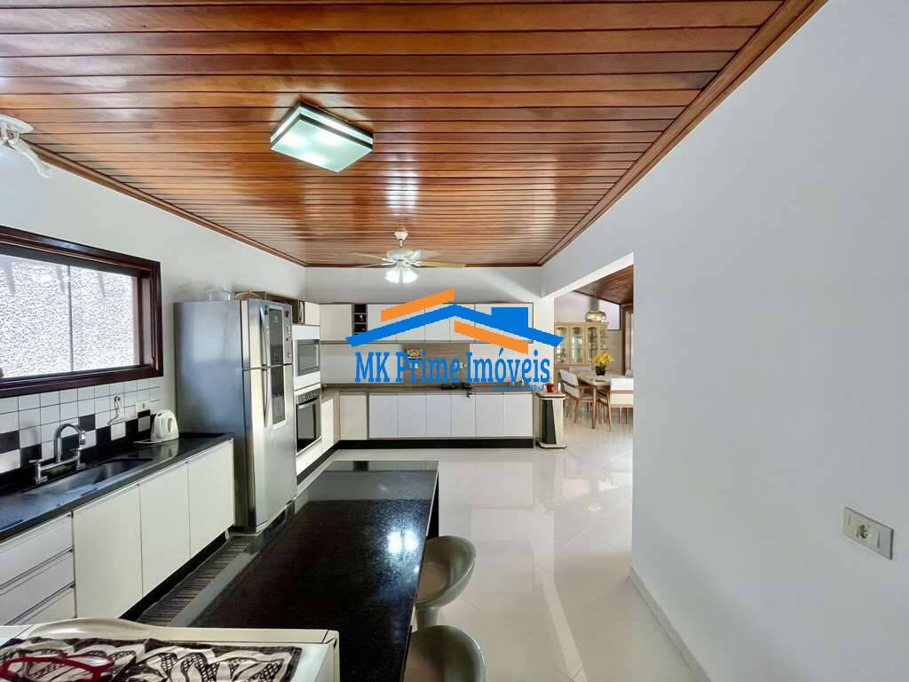 Casa de Condomínio à venda com 3 quartos, 215m² - Foto 9