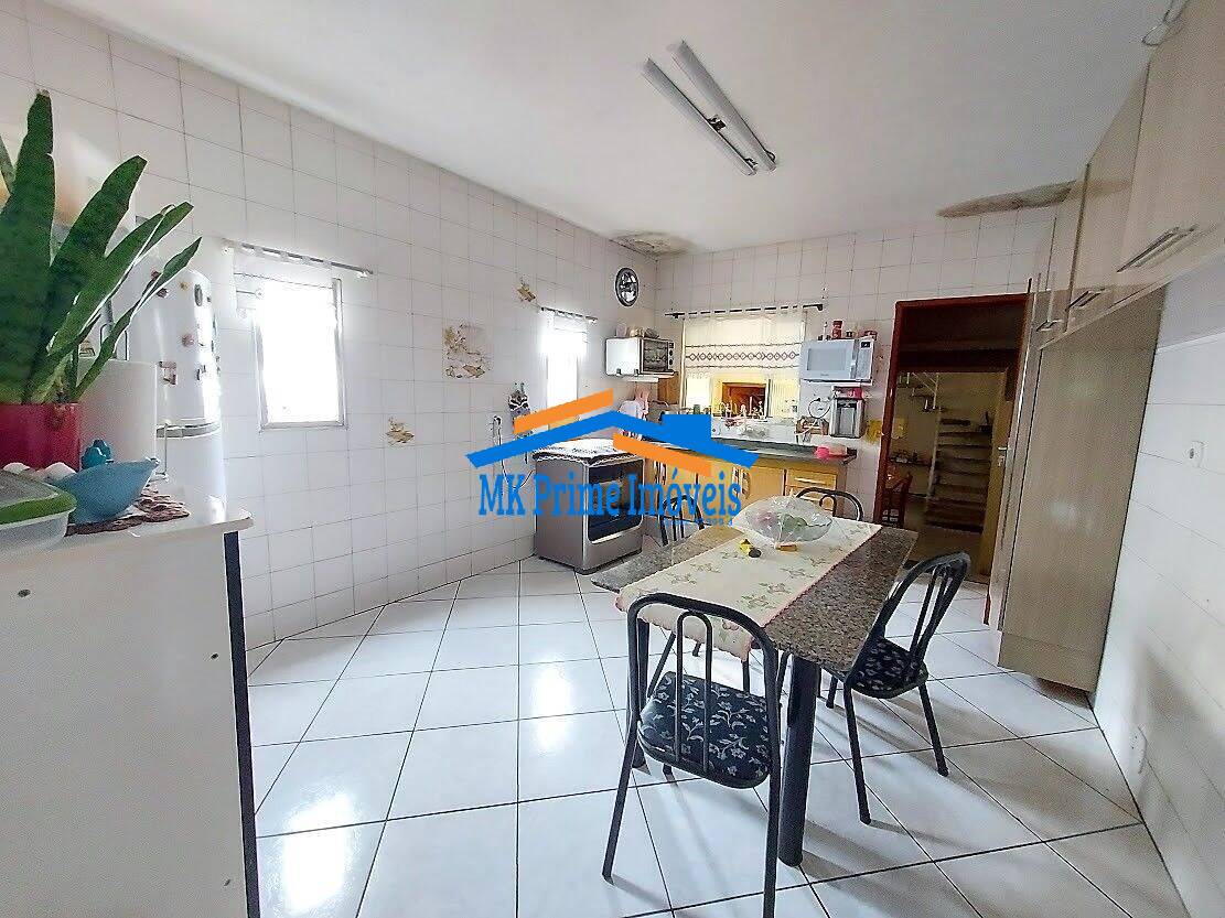 Sobrado à venda com 3 quartos, 250m² - Foto 9