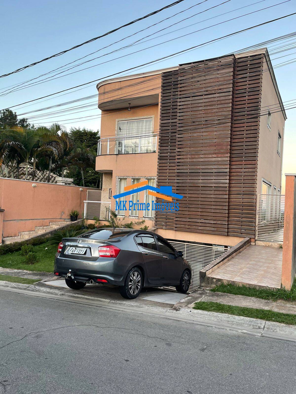 Casa de Condomínio à venda com 3 quartos, 250m² - Foto 1