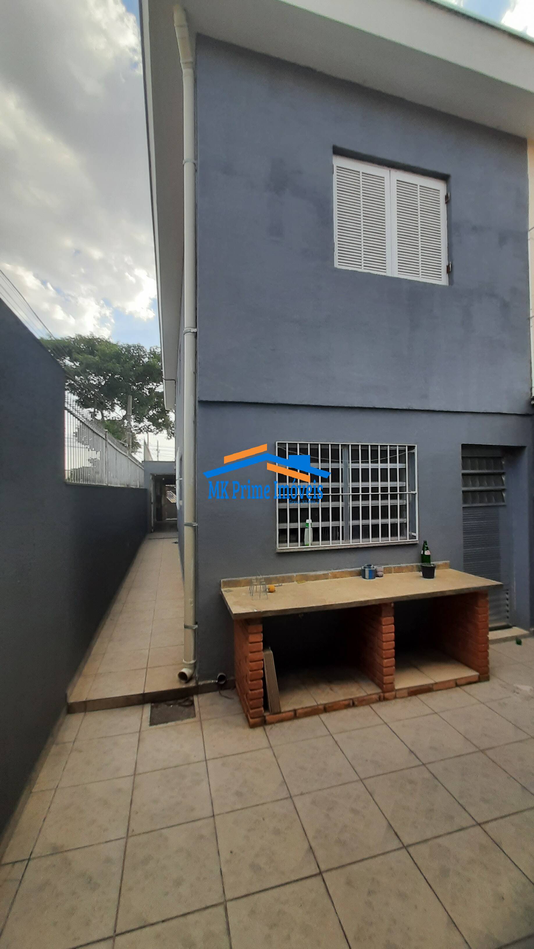 Sobrado à venda com 3 quartos, 210m² - Foto 2