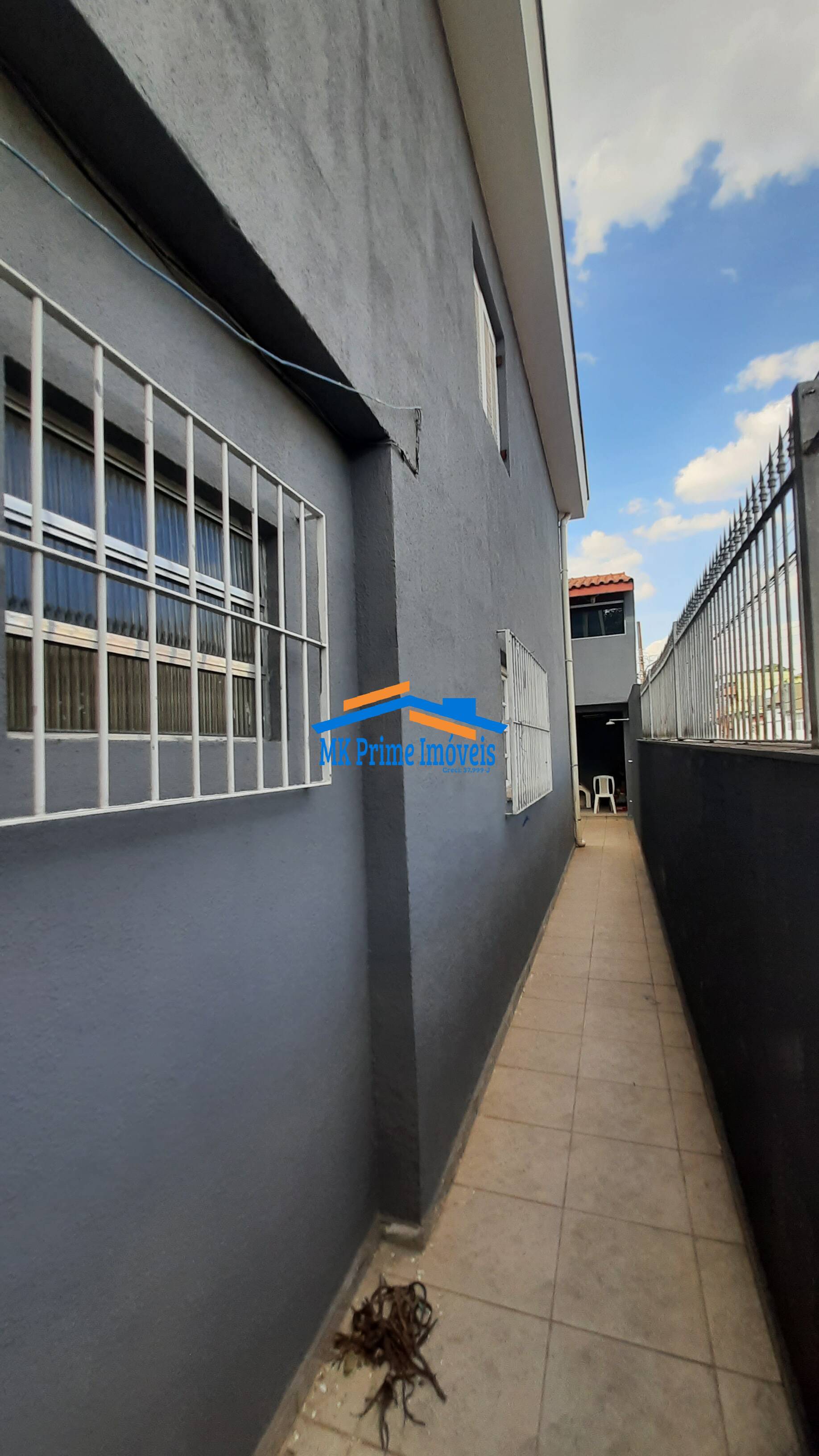 Sobrado à venda com 3 quartos, 210m² - Foto 1