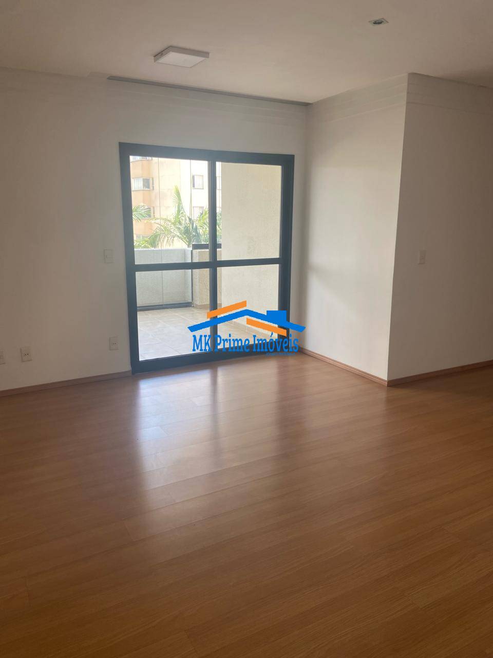 Apartamento à venda com 3 quartos, 121m² - Foto 4