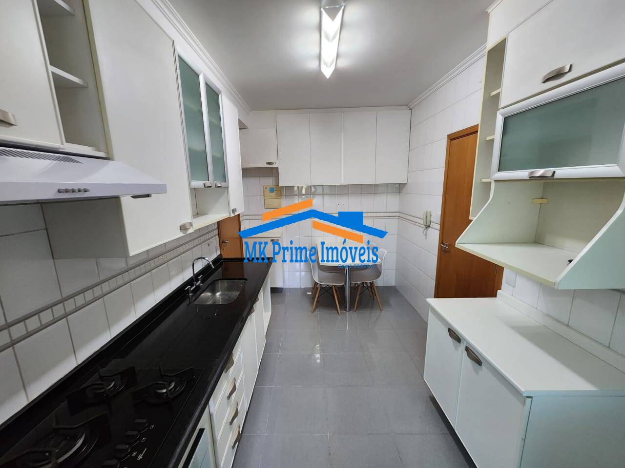 Apartamento para alugar com 3 quartos, 139m² - Foto 14