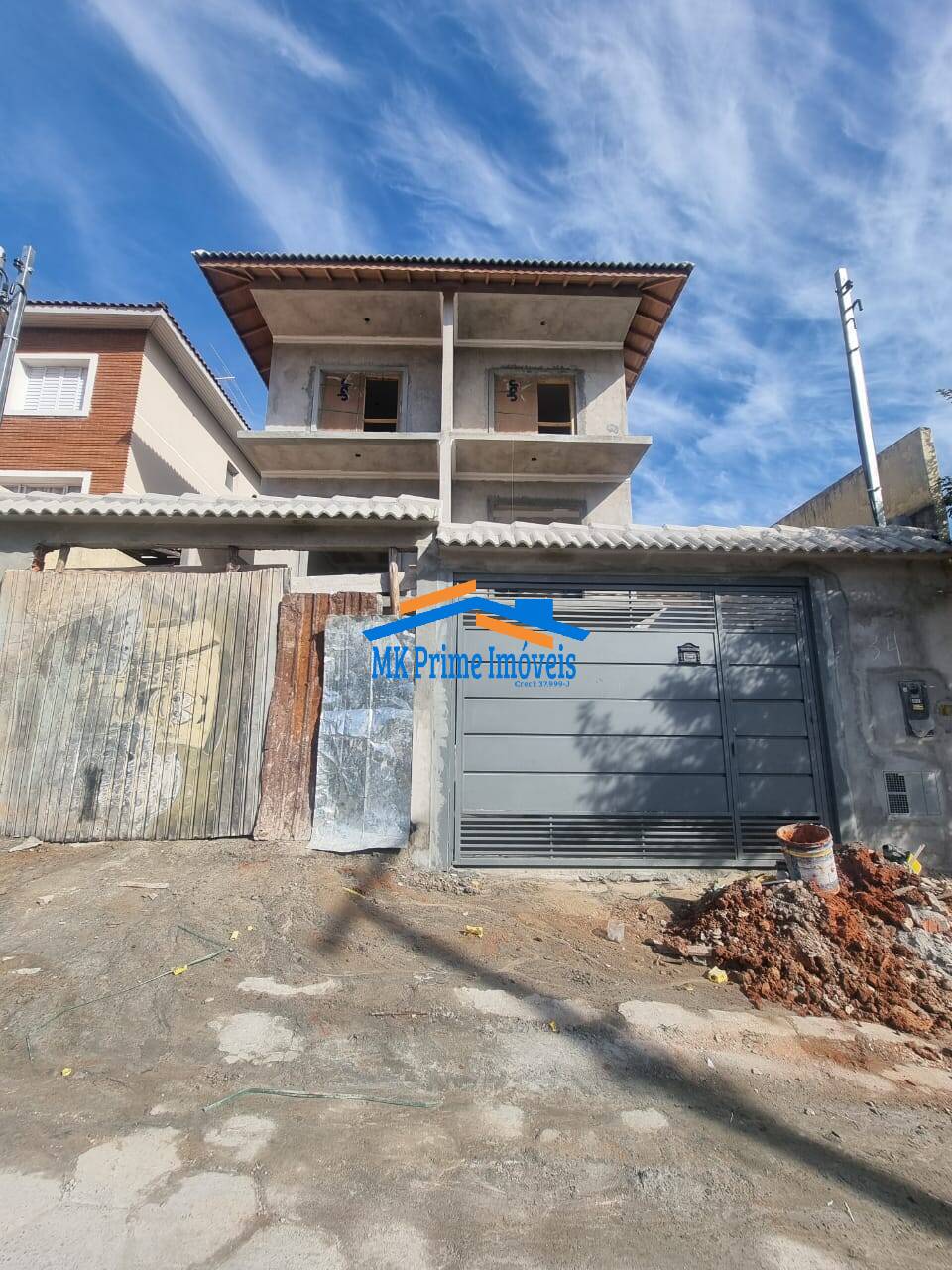 Sobrado à venda com 3 quartos, 130m² - Foto 1