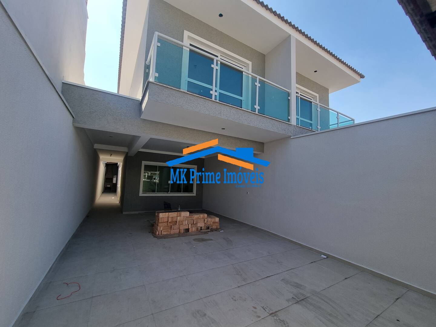 Sobrado à venda com 3 quartos, 235m² - Foto 1