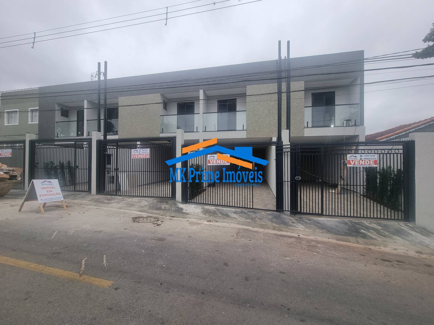 Sobrado à venda com 3 quartos, 120m² - Foto 1