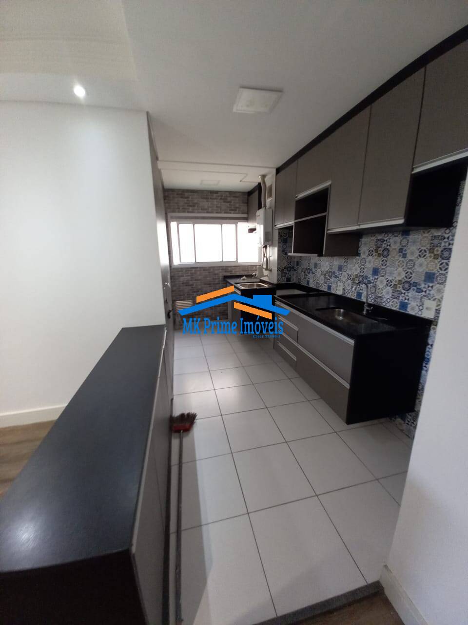 Apartamento à venda com 3 quartos, 110m² - Foto 2