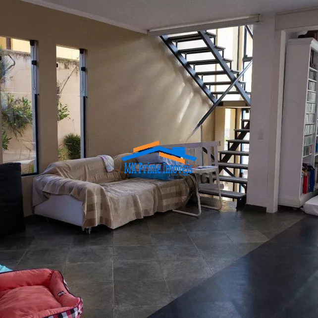 Casa de Condomínio à venda com 3 quartos, 300m² - Foto 2