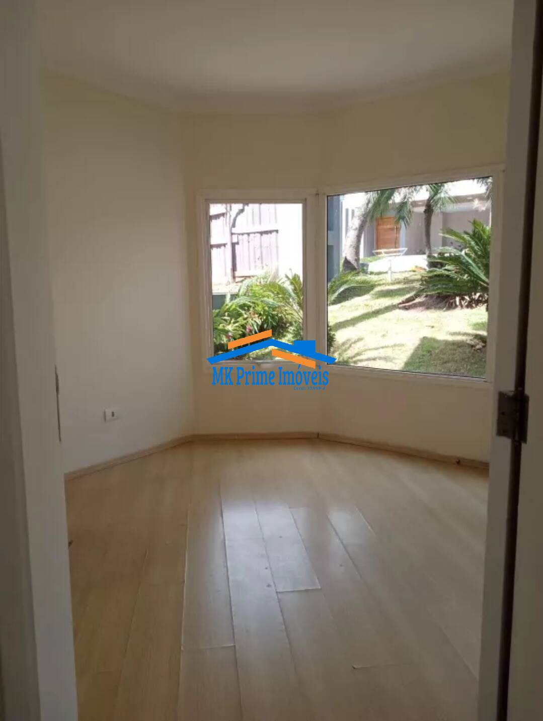 Casa de Condomínio à venda com 3 quartos, 330m² - Foto 3