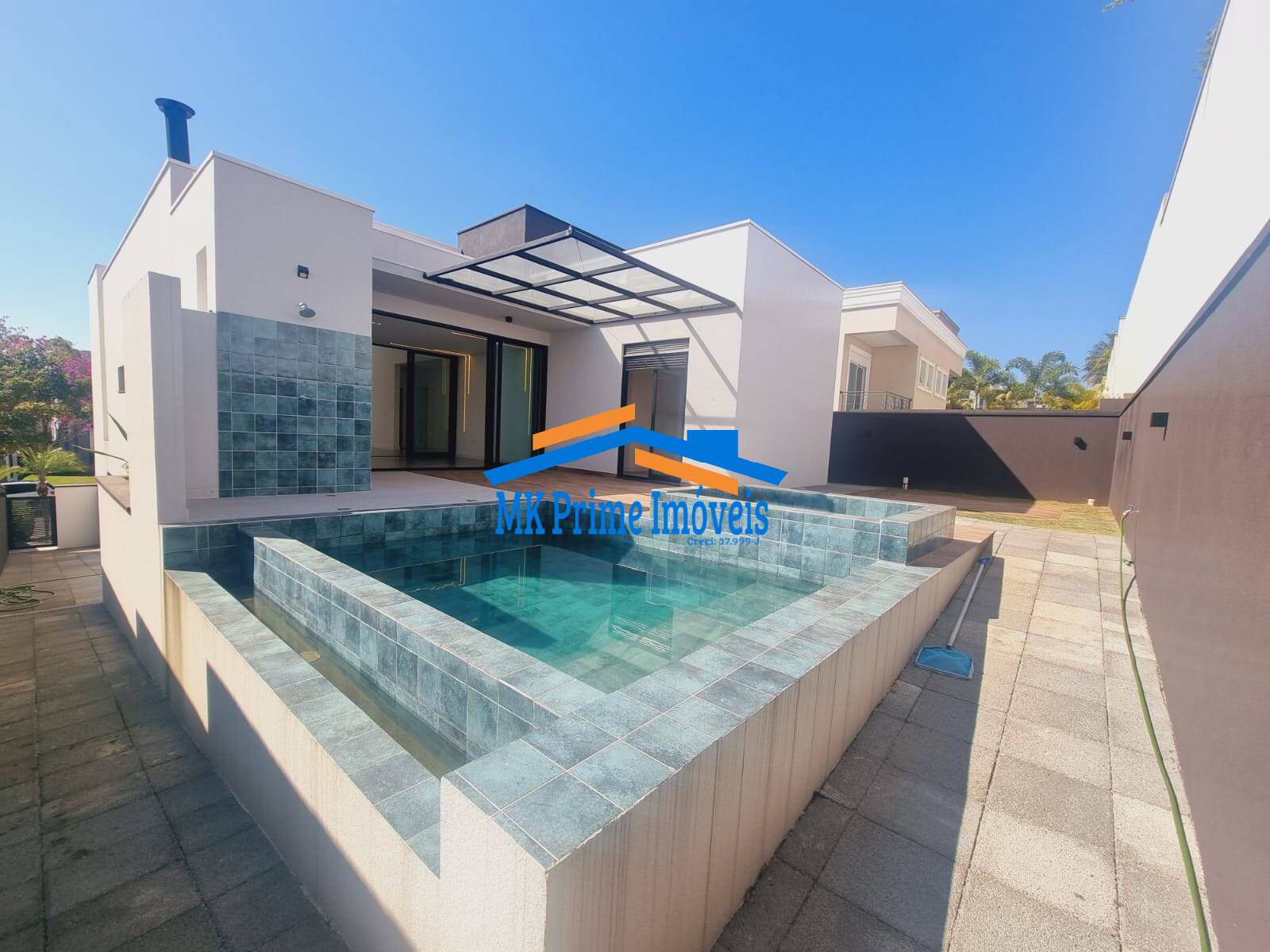 Casa de Condomínio à venda com 4 quartos, 364m² - Foto 9