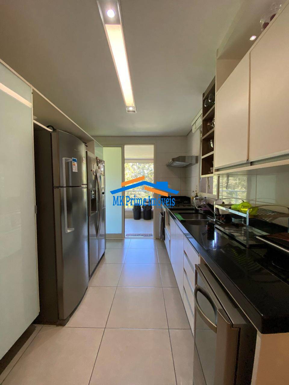 Apartamento à venda com 3 quartos, 224m² - Foto 10