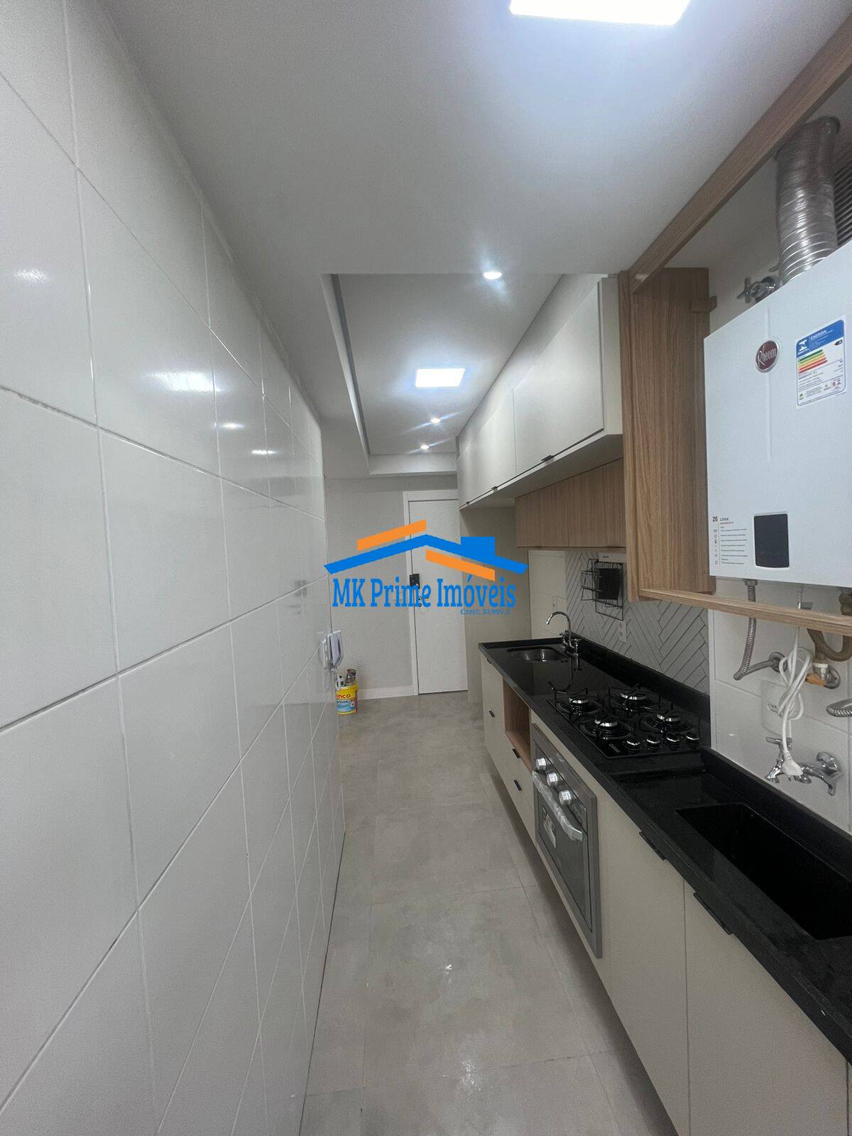 Apartamento à venda com 2 quartos, 68m² - Foto 2