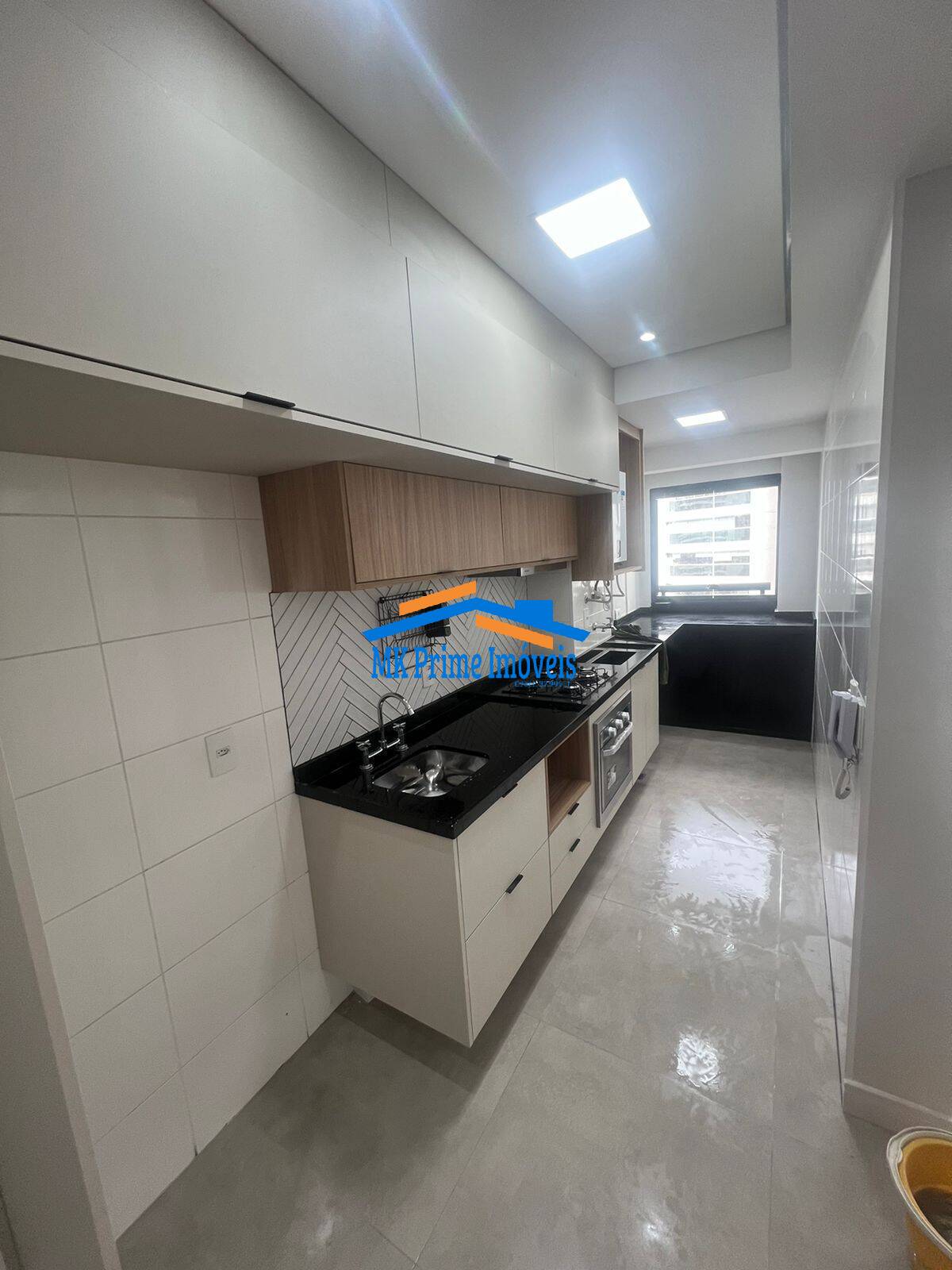 Apartamento à venda com 2 quartos, 68m² - Foto 3