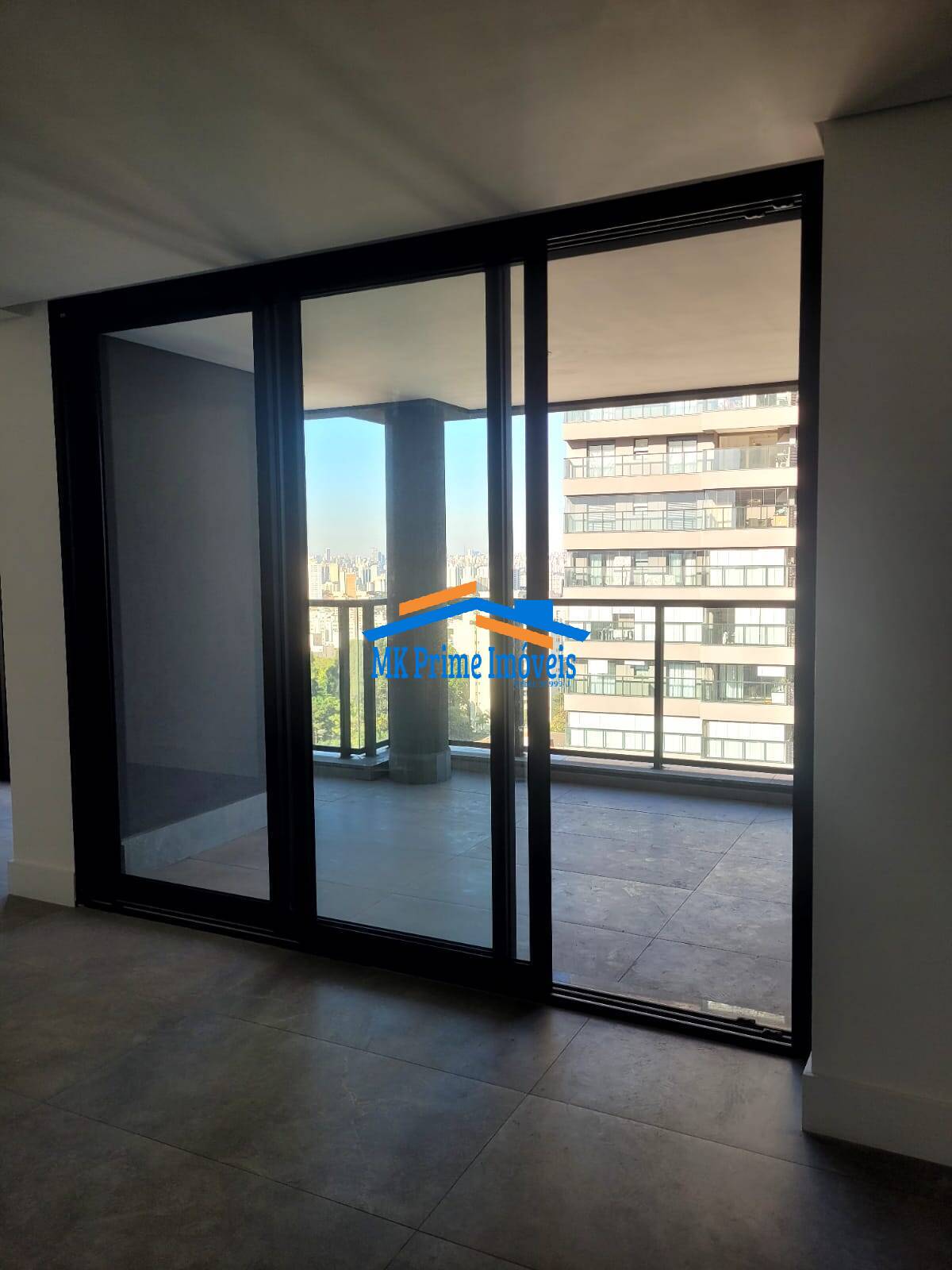 Apartamento à venda com 2 quartos, 141m² - Foto 7