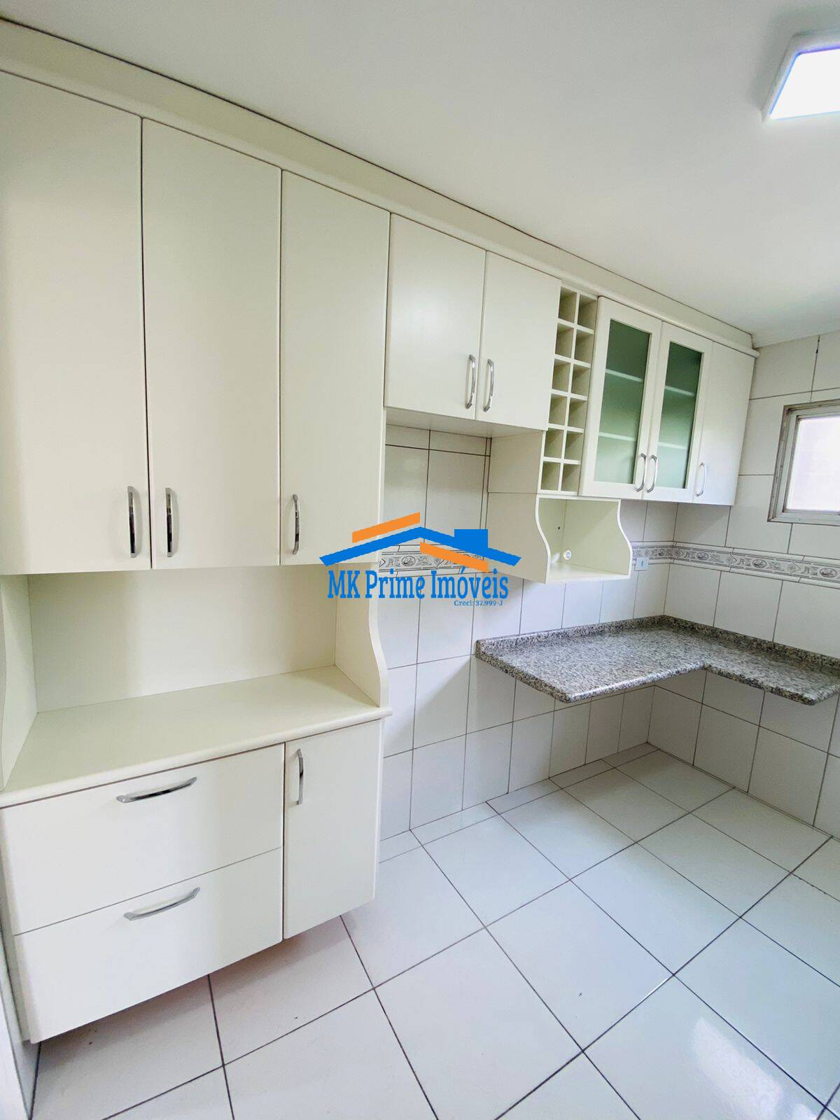 Apartamento à venda com 2 quartos, 70m² - Foto 11