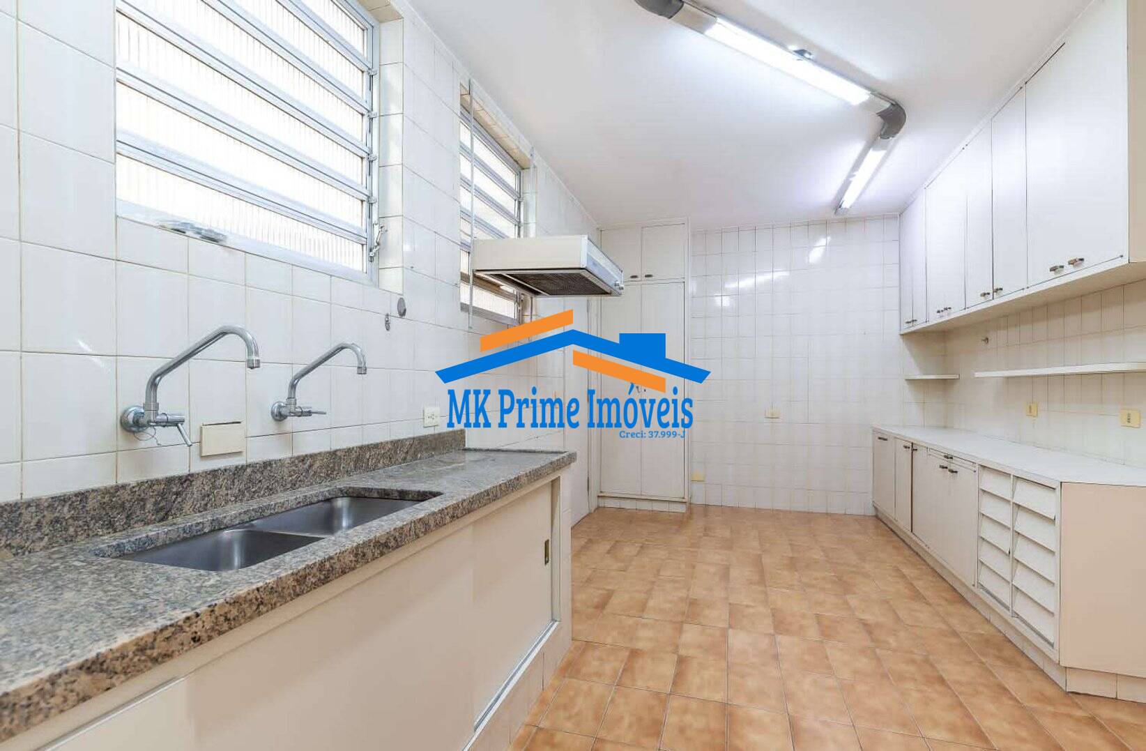 Apartamento à venda com 3 quartos, 139m² - Foto 23