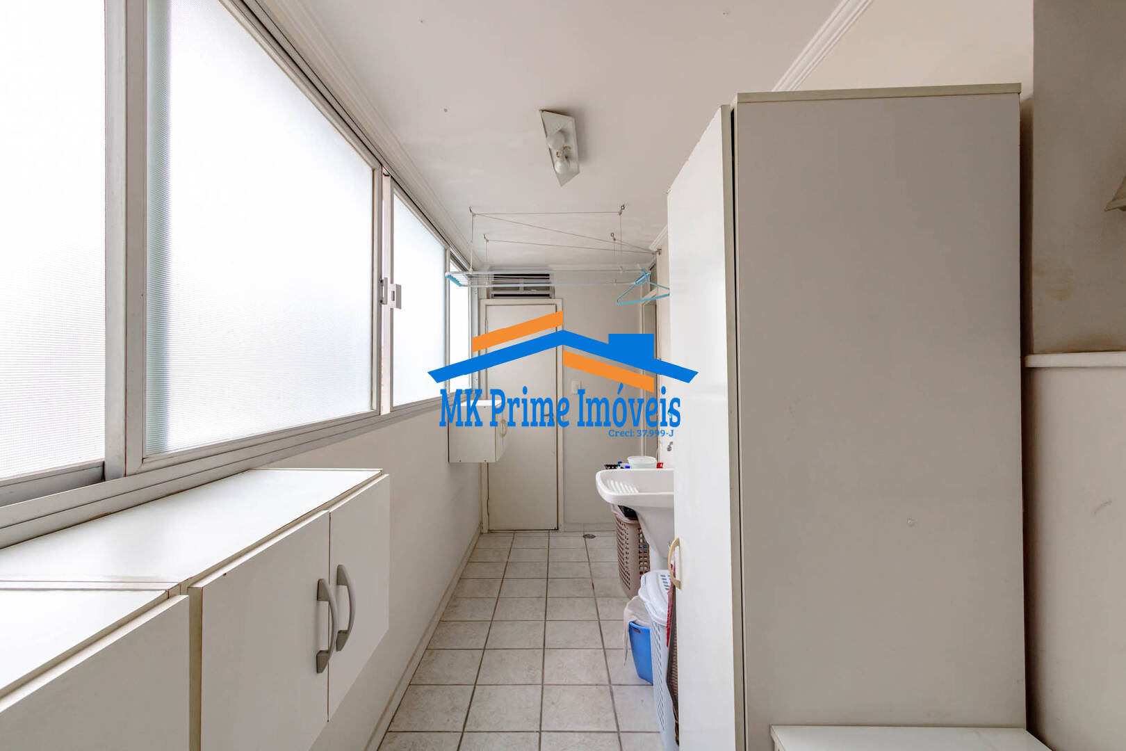 Apartamento à venda com 3 quartos, 105m² - Foto 2