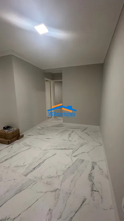 Apartamento à venda com 2 quartos, 62m² - Foto 2