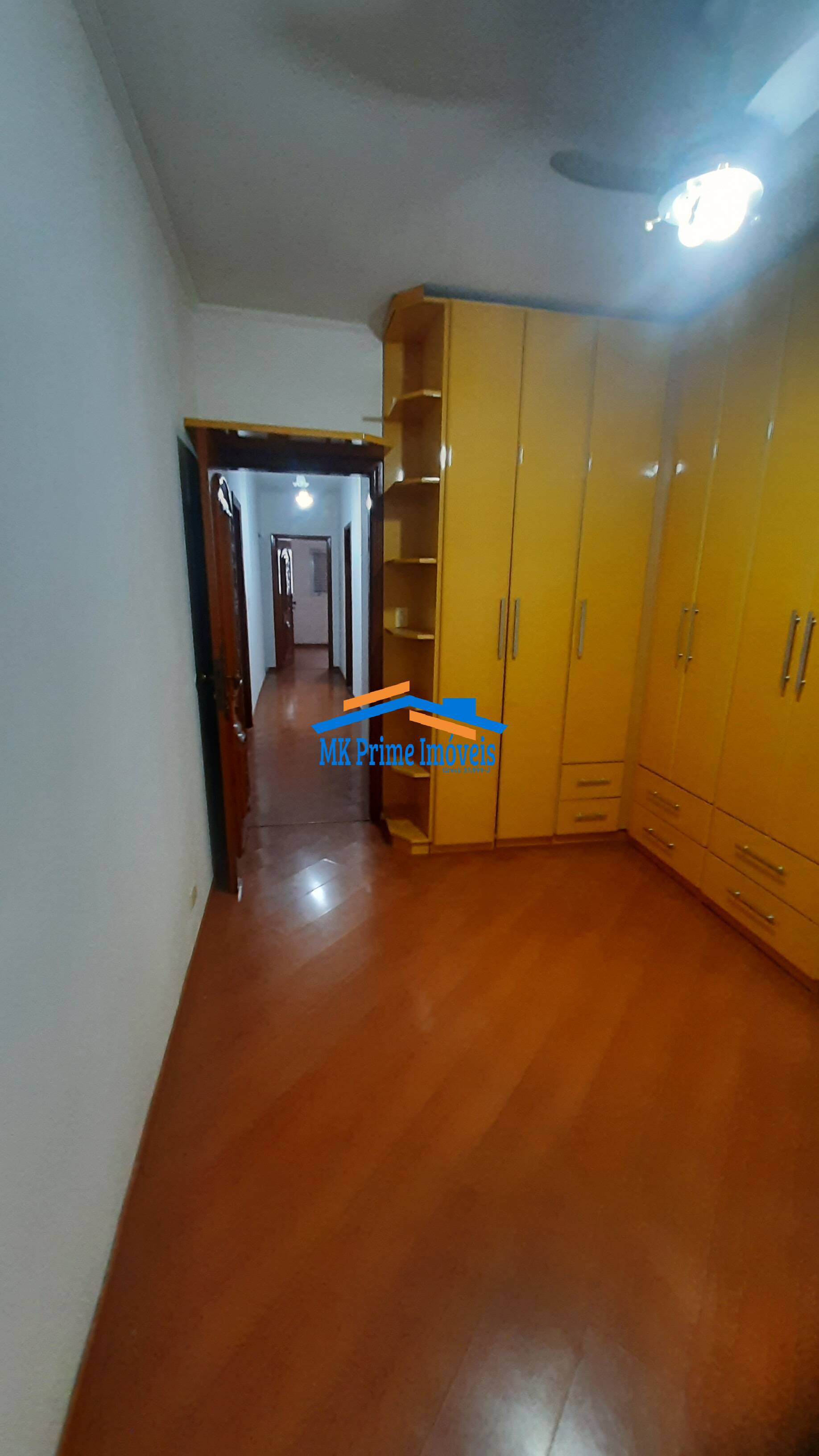 Casa à venda com 3 quartos, 201m² - Foto 9