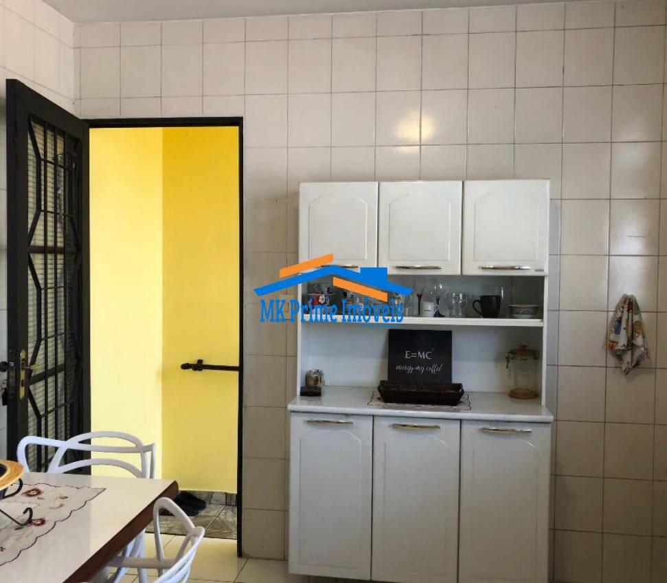 Casa à venda com 4 quartos, 200m² - Foto 38