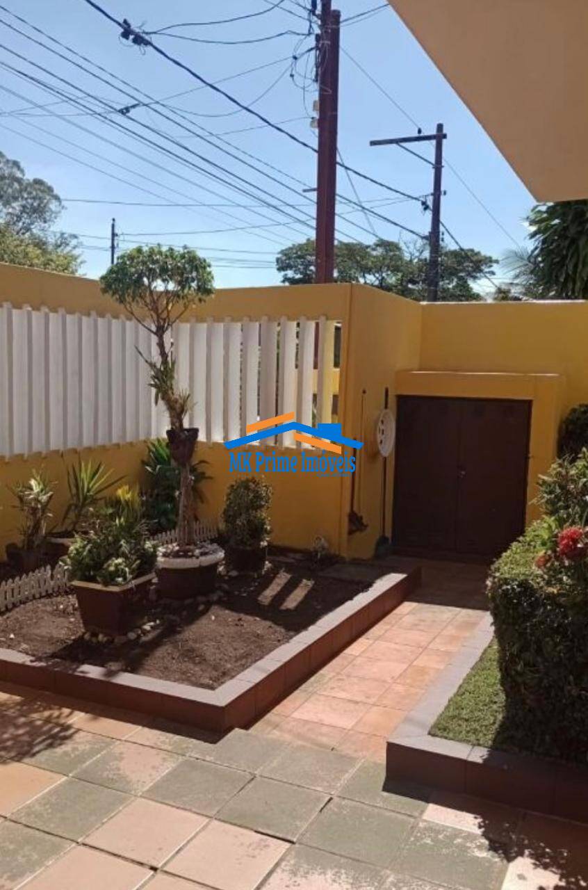 Casa à venda com 4 quartos, 200m² - Foto 47