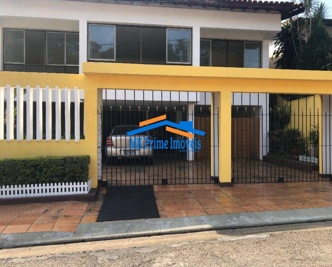 Casa à venda com 4 quartos, 200m² - Foto 1