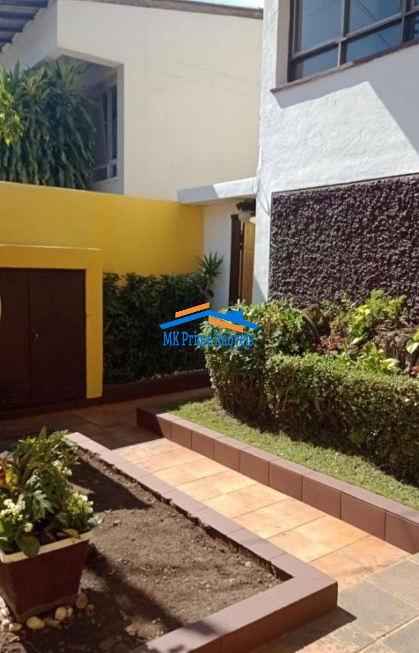 Casa à venda com 4 quartos, 200m² - Foto 3