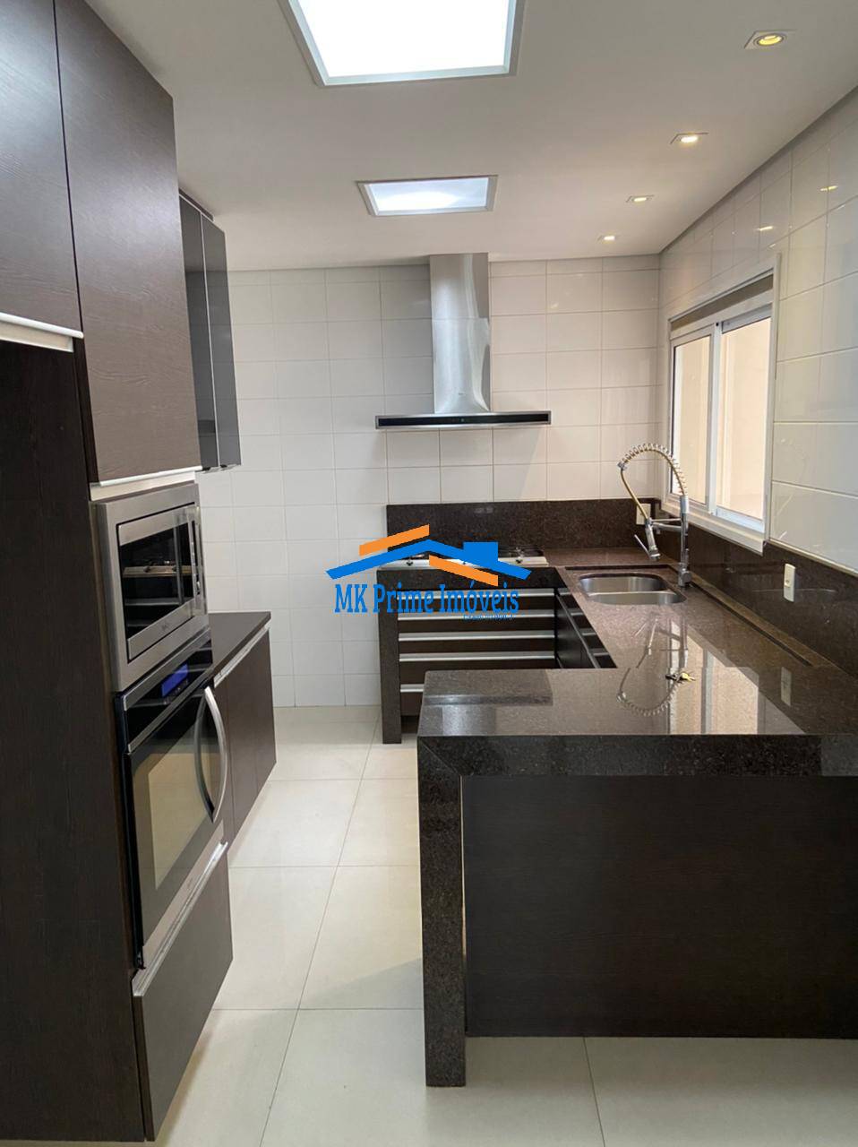 Apartamento à venda com 3 quartos, 158m² - Foto 13