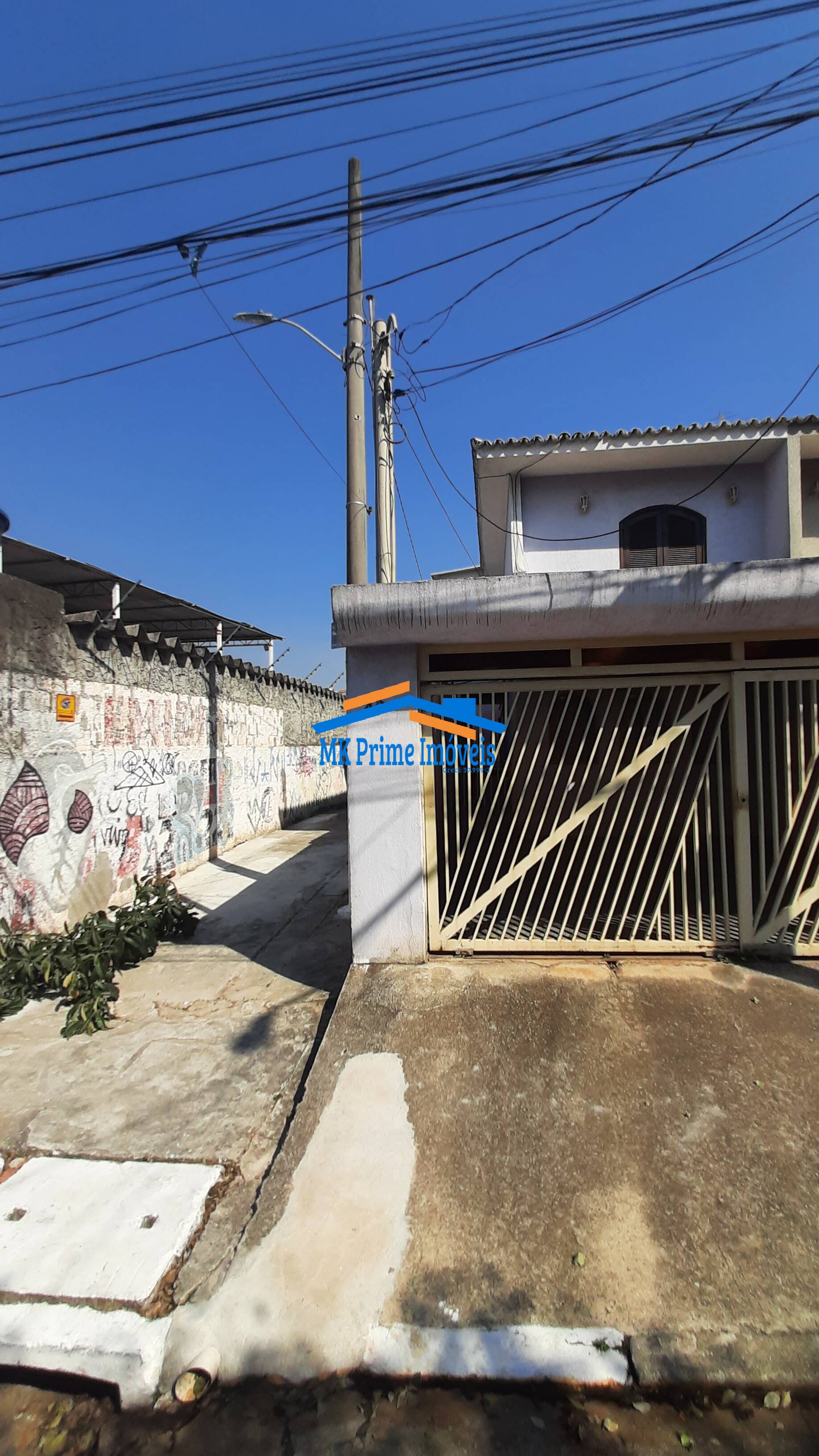 Sobrado à venda com 3 quartos, 219m² - Foto 1