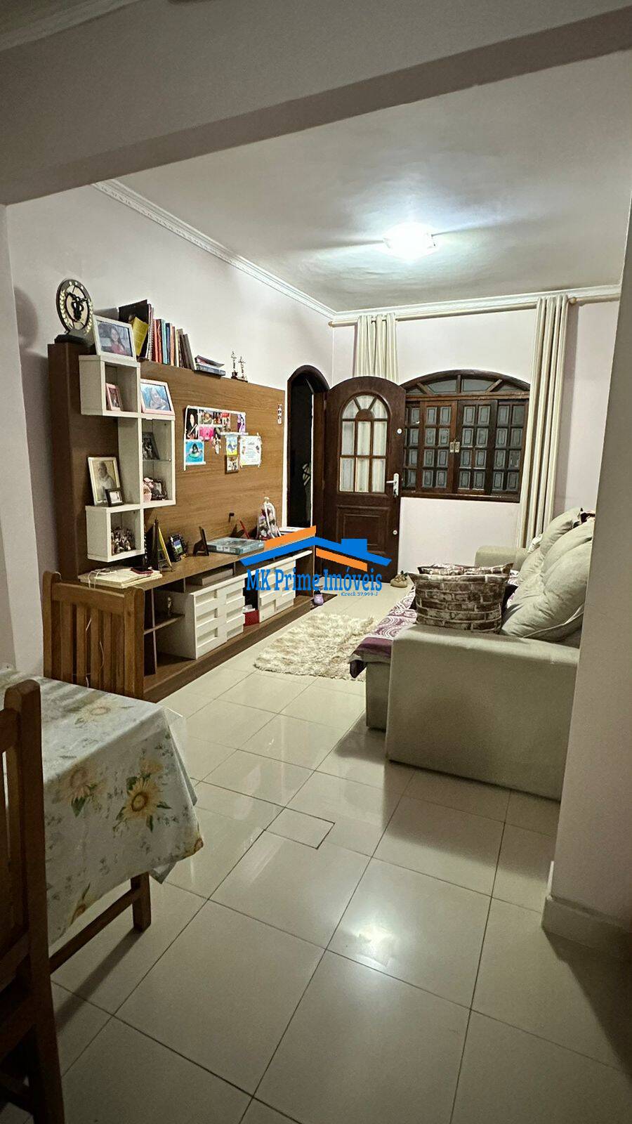 Casa à venda com 3 quartos, 250m² - Foto 1