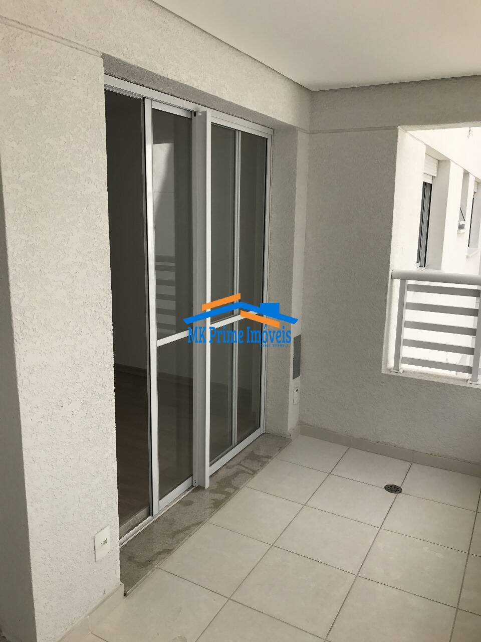 Apartamento à venda com 2 quartos, 67m² - Foto 3