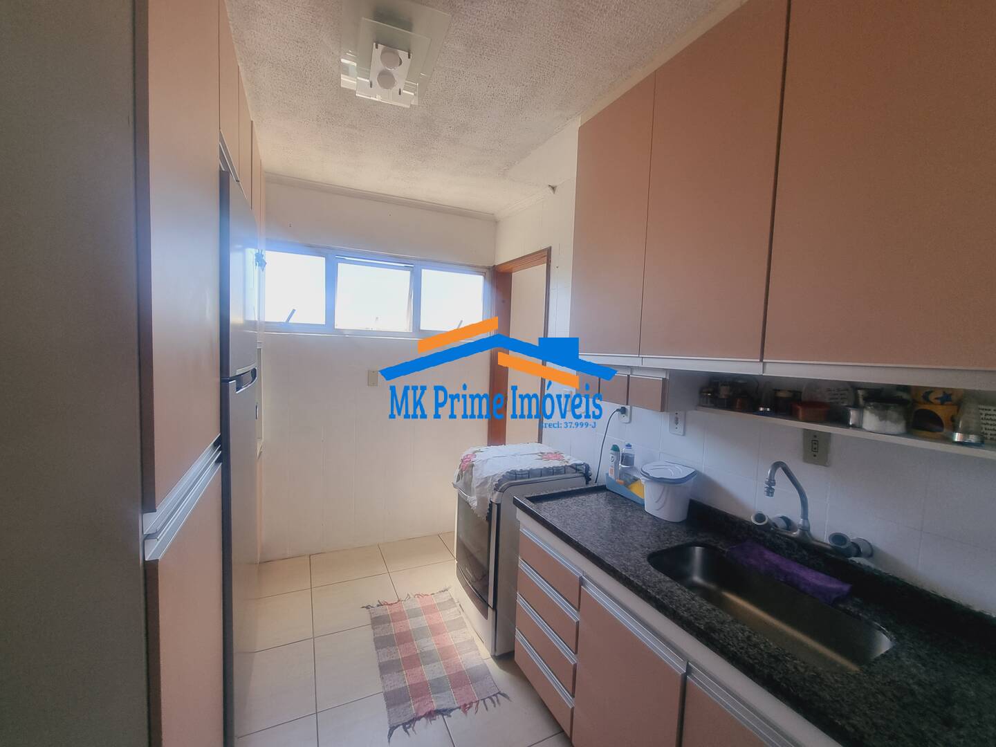 Apartamento à venda com 3 quartos, 70m² - Foto 1