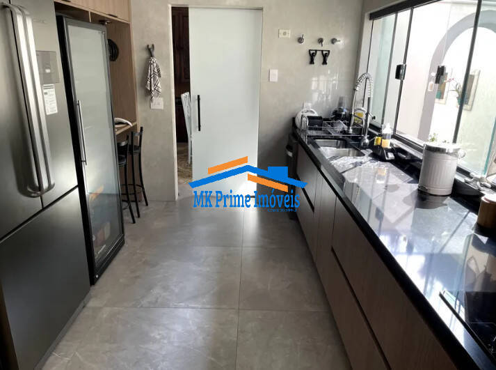 Casa para alugar com 5 quartos, 430m² - Foto 12