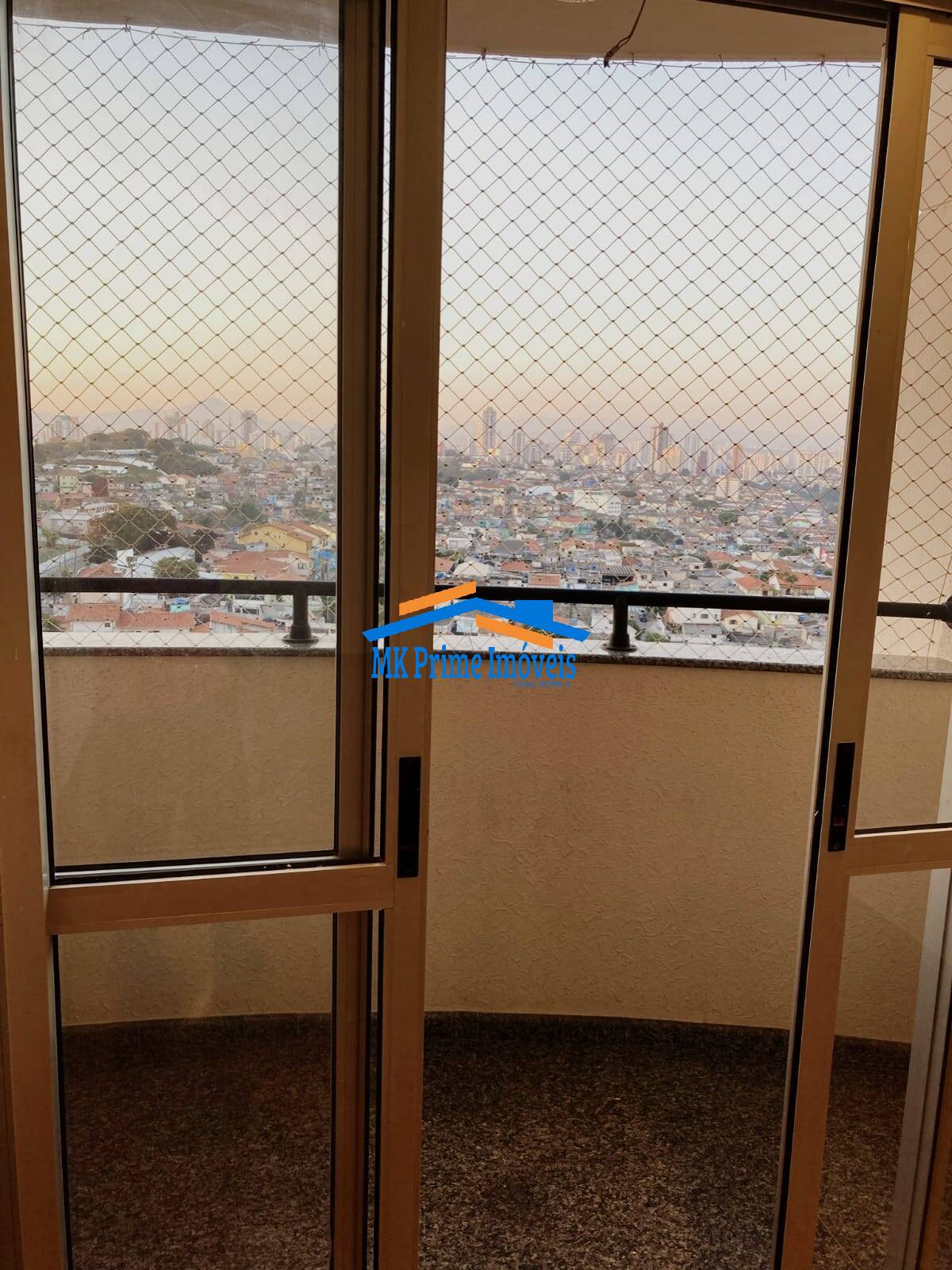 Apartamento à venda com 3 quartos, 74m² - Foto 2