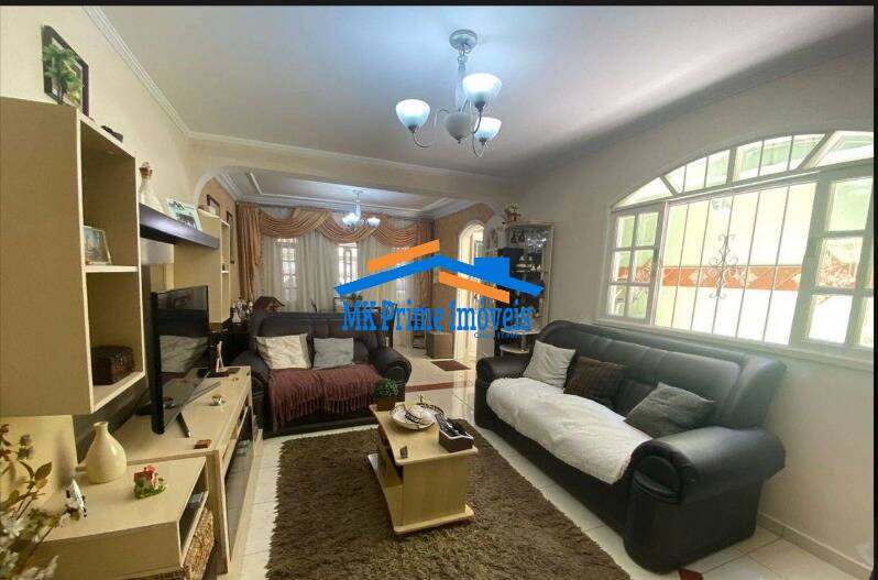 Sobrado à venda com 3 quartos, 217m² - Foto 1