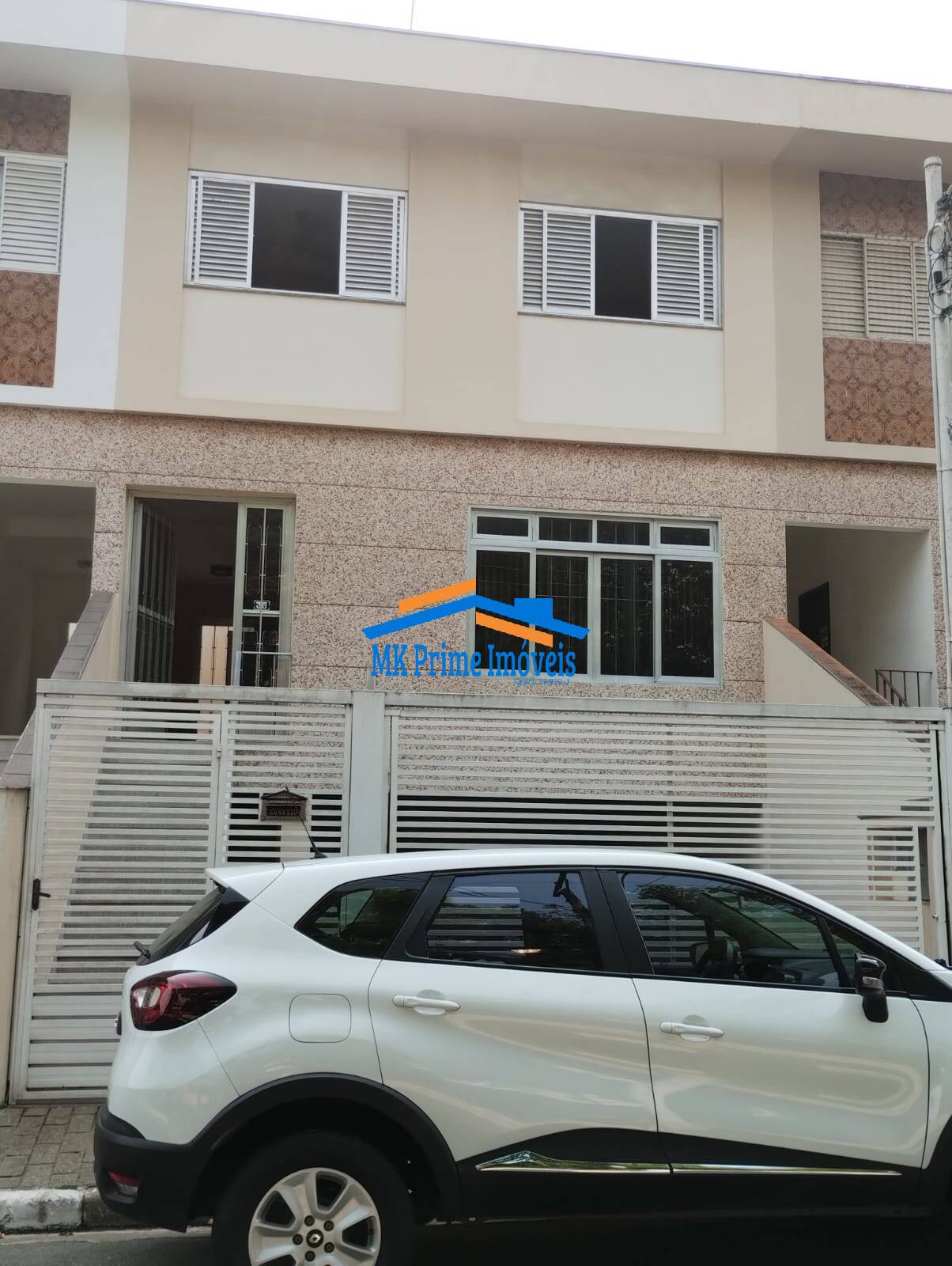 Casa à venda com 3 quartos, 130m² - Foto 1