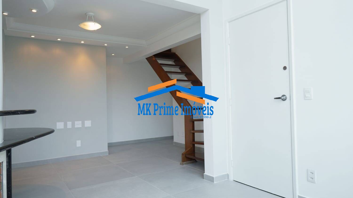 Apartamento à venda com 1 quarto, 61m² - Foto 8