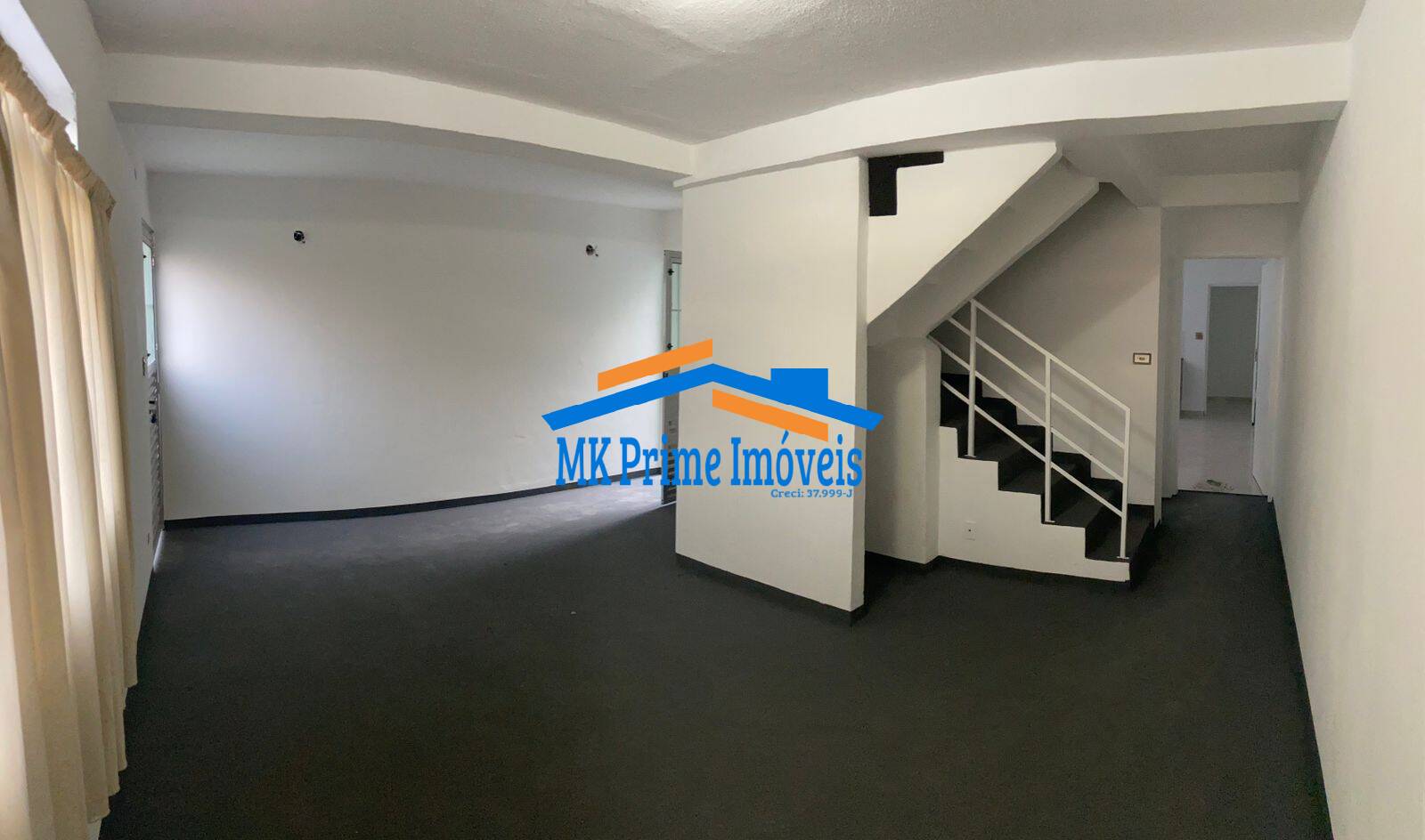 Sobrado à venda com 3 quartos, 180m² - Foto 1